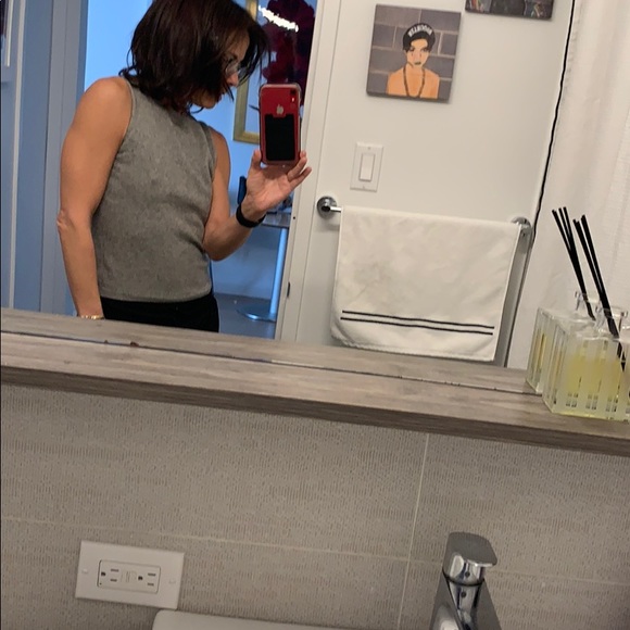 Scottish Cashmere Sleeveless Shell - size 4 - Picture 3 of 3